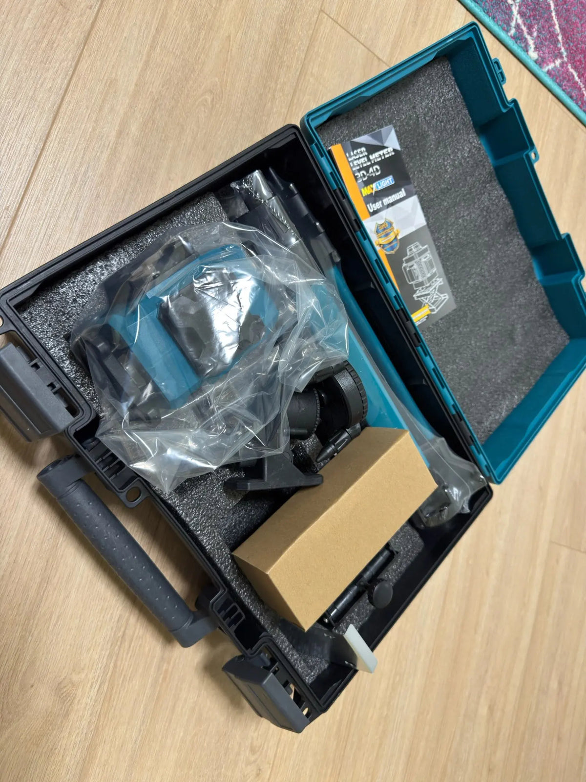 Niveau laser 4D 16 lignes 360° Gisam — Faisceau vert — Compatible Makita 18V — Coffret complet